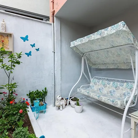 Refreshing Home With Backyard Near Uskudar Shore And Historical Landmarks 伊斯坦布尔